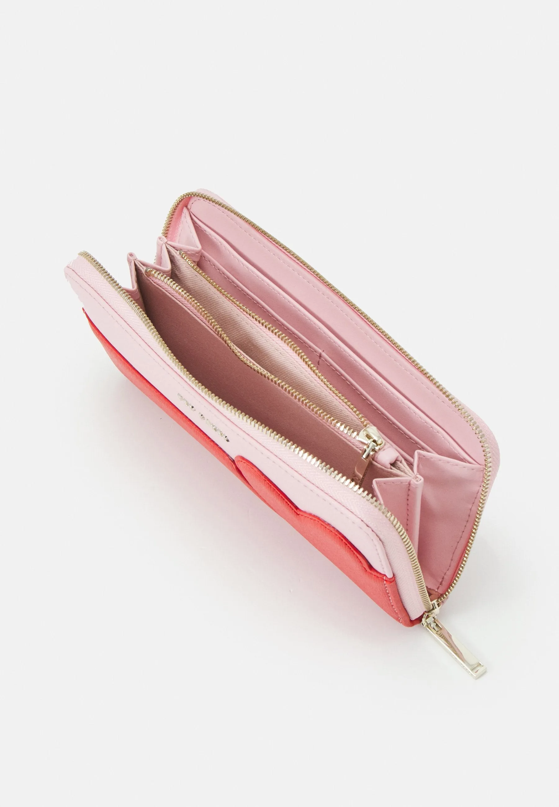 Hunieh Heart Zip Around Purse Pl-Pink