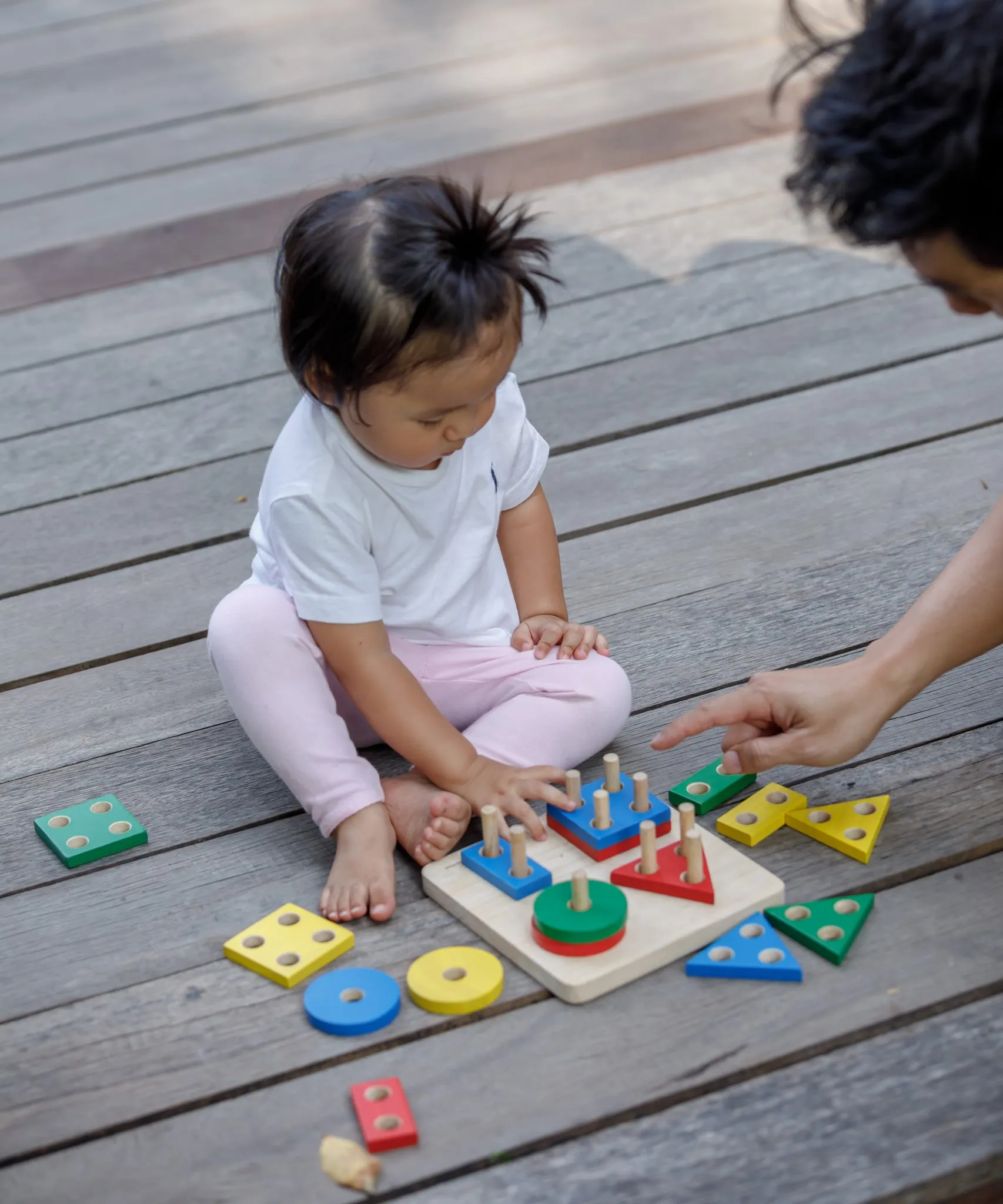 PlanToys Geometric Sorting Board